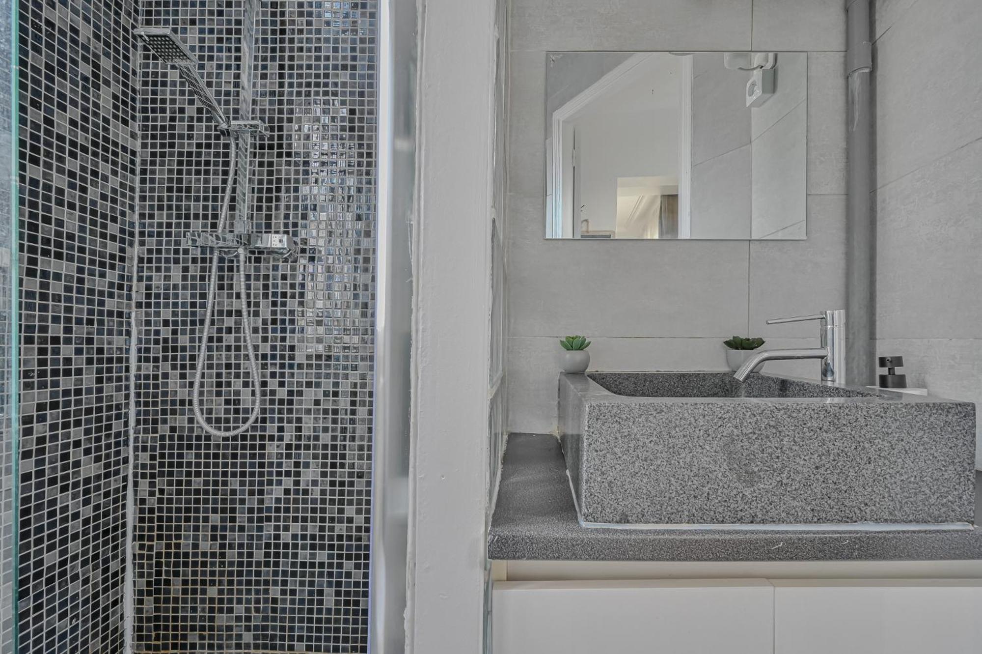 Apartament Le Poetique Niche Au Pied Du Sacre-Coeur Paryż Zewnętrze zdjęcie